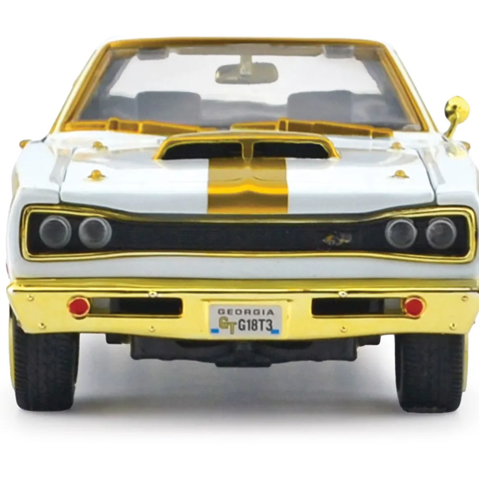 1969 Dodge Coronet Super Bee - Luxe Legends 1:24 Scale Diecast Model Car by Motormax