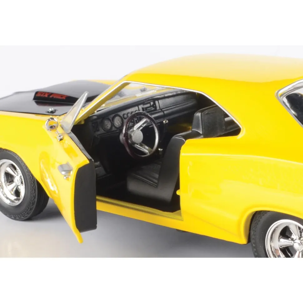 1969 Dodge Coronet SuperBee - Yellow 1:24 Scale Diecast Model Car by Motormax
