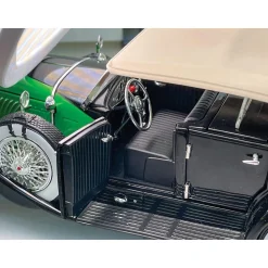 1934 DUESENBERG DUAL COWL PHAETON 1:18 Scale Diecast Model Car by Signature Models