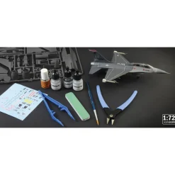 F-16 C/D Night Falcon 1/72 Kit 1:72 Scale Plastic Model Kit by Italeri