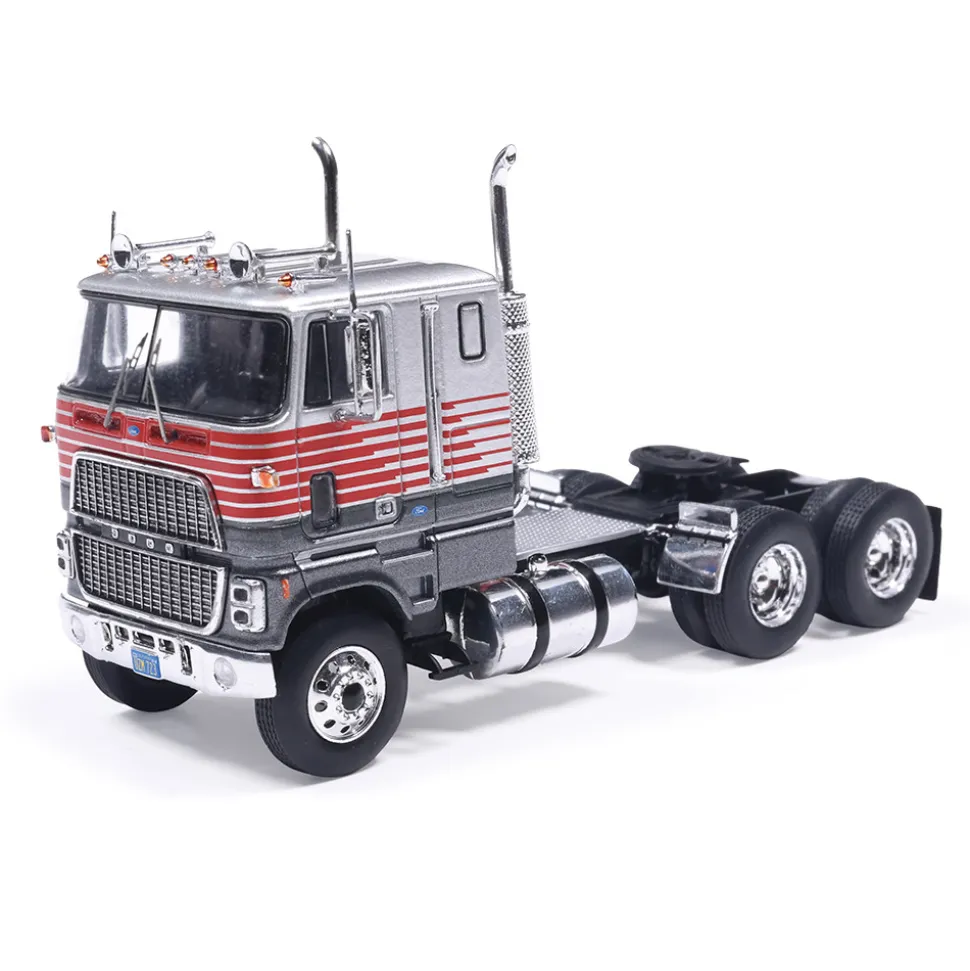 1990 Ford COE 9000 - Silver and Red 1:64 Scale Diecast Model Truck by IXO Models