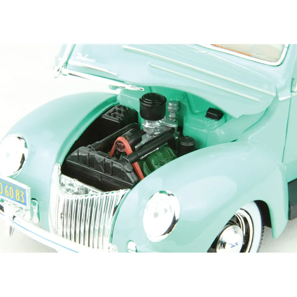 1939 Ford Coupe 1:18 Scale Diecast Model Car by Maisto