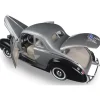 1940 Ford Deluxe 1:18 Scale Diecast Model by Motormax