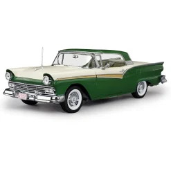 1957 Ford Fairlane 500 Skyliner - Cumberland Green/Colonial White 1:18 Scale Diecast Model Car by Sunstar
