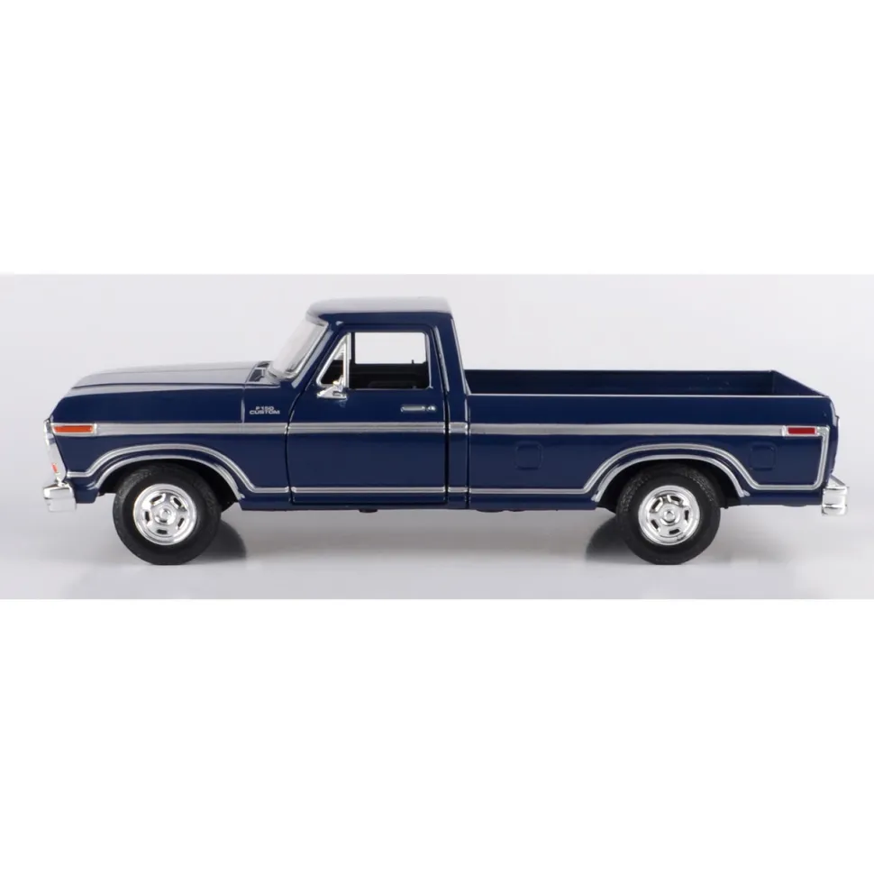 1979 Ford F-150 Custom - Dark Blue 1:24 Scale Diecast Model Truck by Motormax