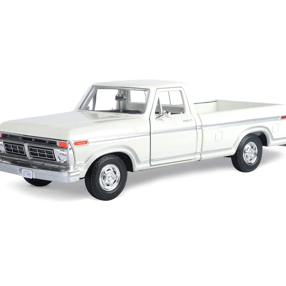 1977 Ford F-150 Custom Pickup - White 1:24 Scale Diecast Model Truck by Motormax