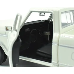 1977 Ford F-150 Custom Pickup - White 1:24 Scale Diecast Model Truck by Motormax
