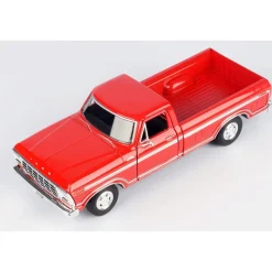 1979 Ford F-150 Custom - Red 1:24 Scale Diecast Model Truck by Motormax