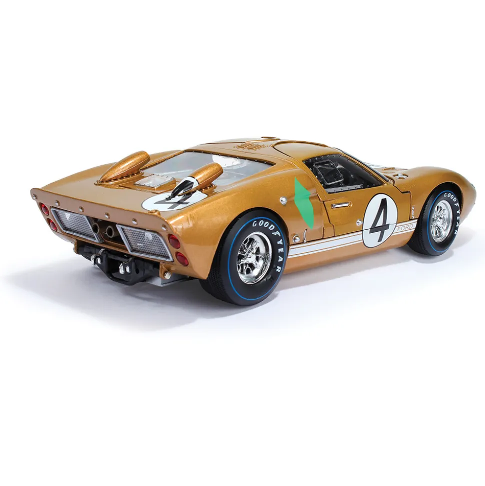 1966 Ford GT40 #4 Le Mans 24 Hours 1:18 Scale Diecast Model Car by Shelby Collectibles