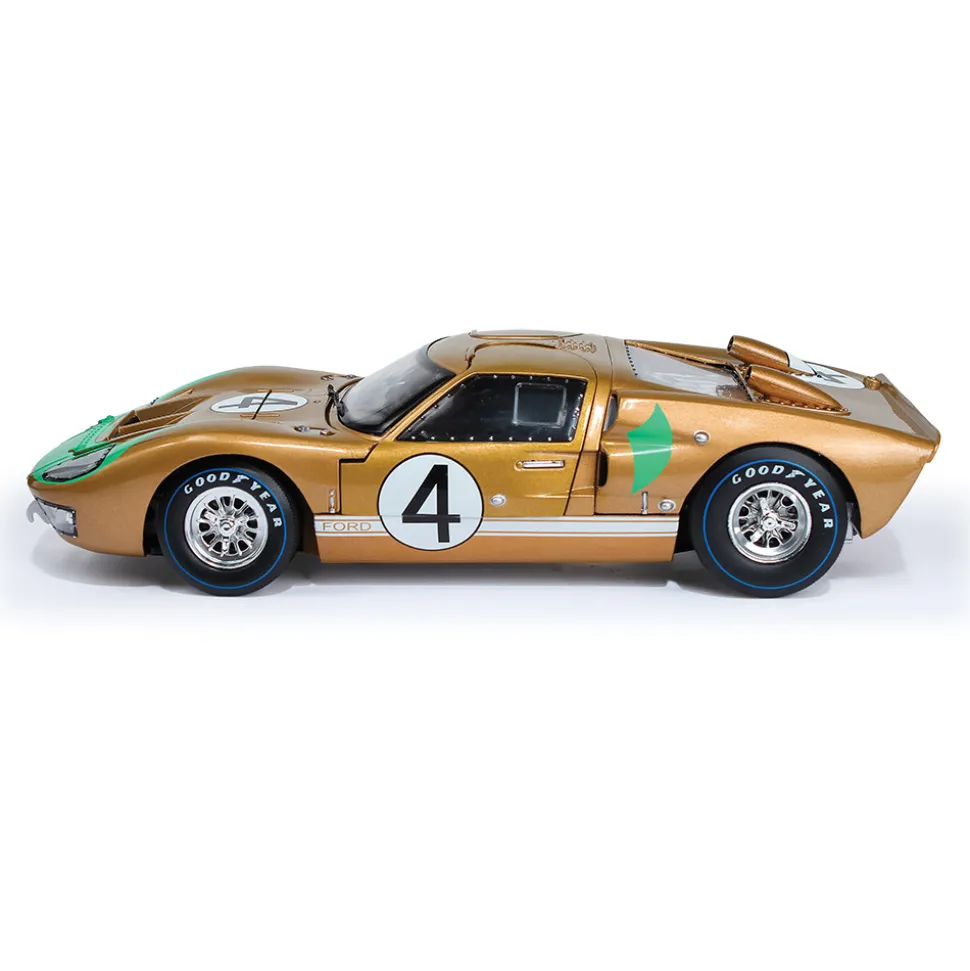 1966 Ford GT40 #4 Le Mans 24 Hours 1:18 Scale Diecast Model Car by Shelby Collectibles
