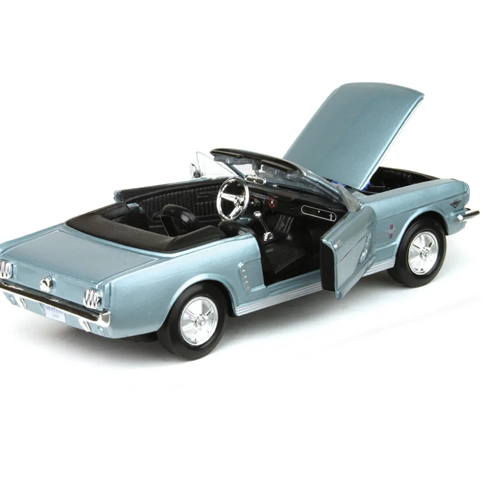 1964 1/2 Ford Mustang Convertible 1:24 Scale Diecast Model by Motormax