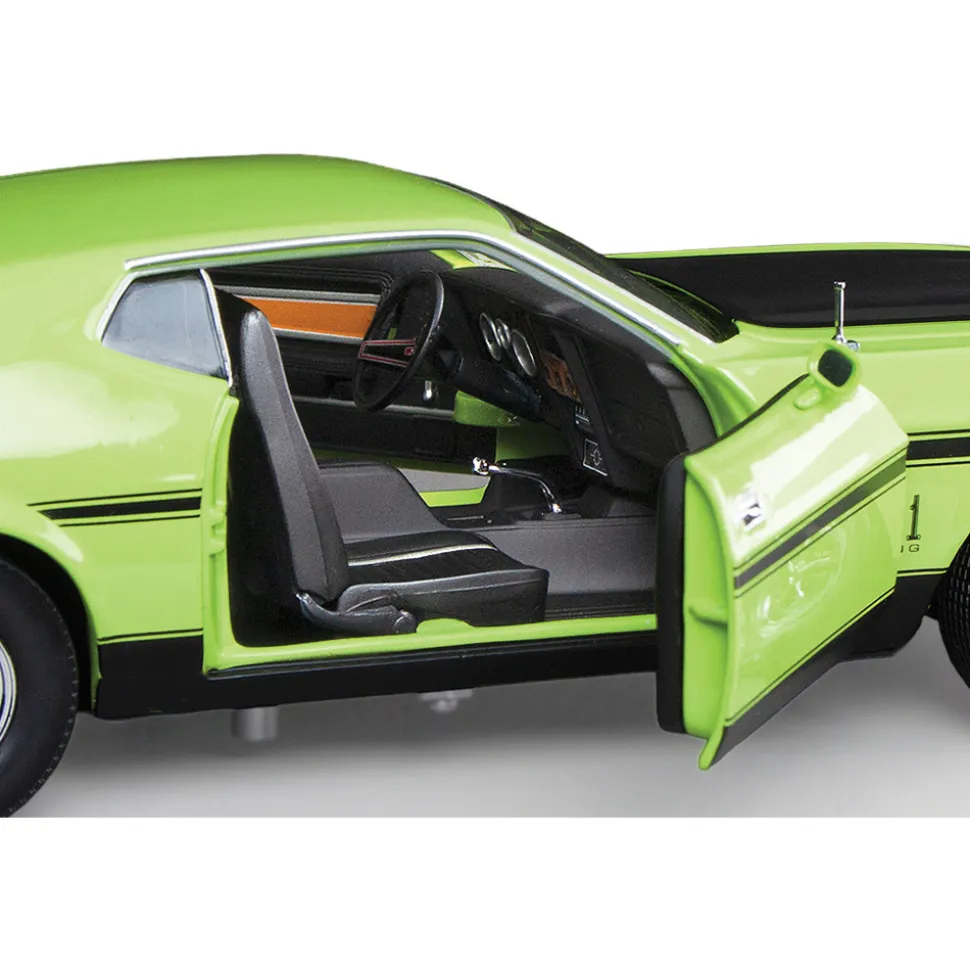 1971 Ford Mustang MACH 1 - Grabber Lime 1:18 Scale Diecast Model Car by Sunstar