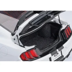 Ford Mustang Shelby G.T.500 - Oxford White 1:18 Scale Diecast Model Car by AutoArt