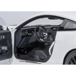 Ford Mustang Shelby G.T.500 - Oxford White 1:18 Scale Diecast Model Car by AutoArt