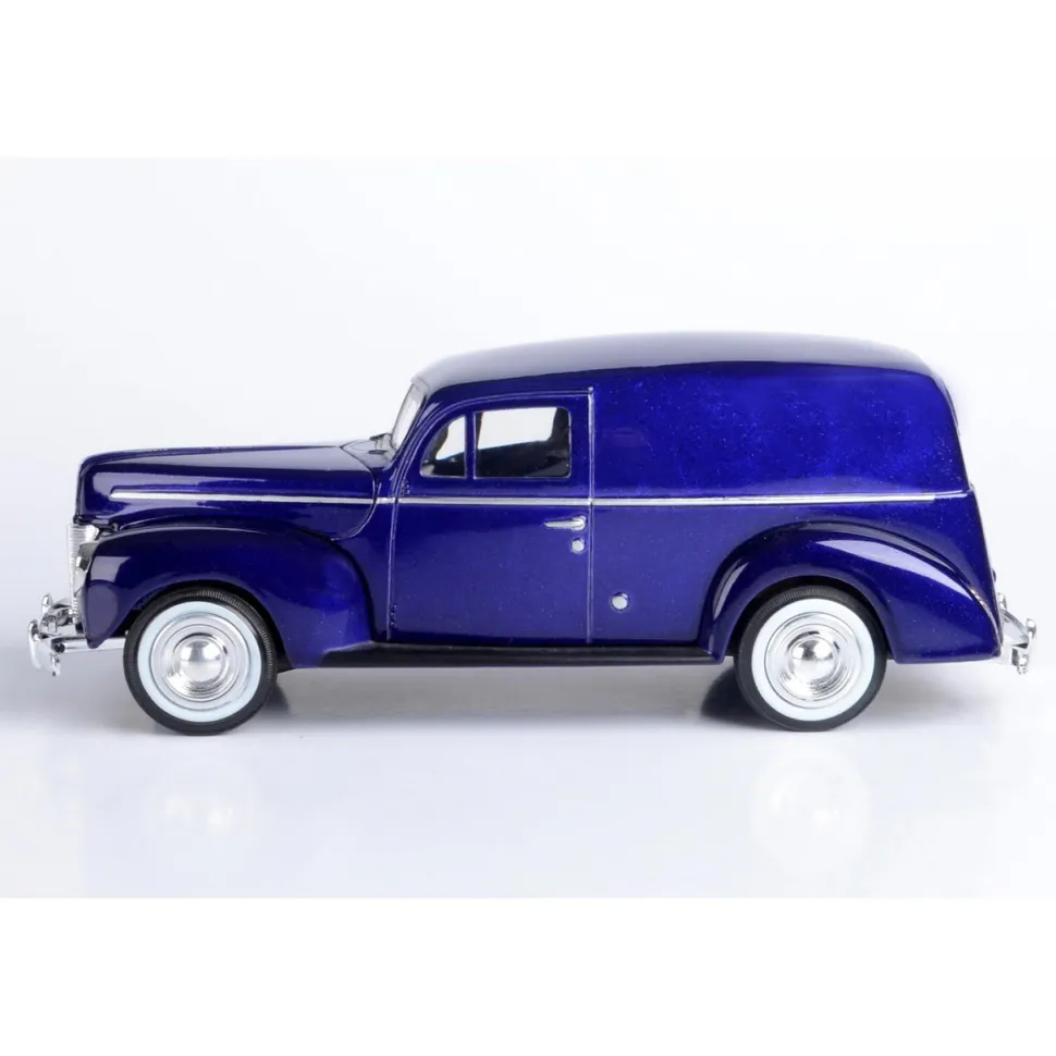 1940 Ford Sedan Delivery-Metallic Purple 1:24 Scale Diecast Model Car by Motormax