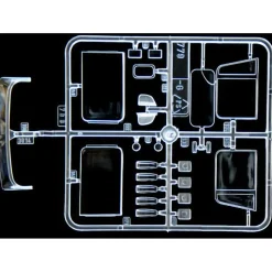 Freightliner FLD 120 Special 1/24 Kit 1:24 Scale Plastic Model Kit by Italeri