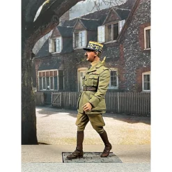 French General Charles De Gaulle, 1944-45 1/30 Figure William Britain (10181) 1:30 scale Metal by William Britain