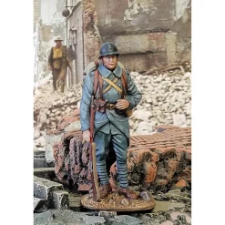 French Infantryman Standing with Rifle, 1916-18 1/30 Figure William Britain (23140) 1:30 scale by William Britain