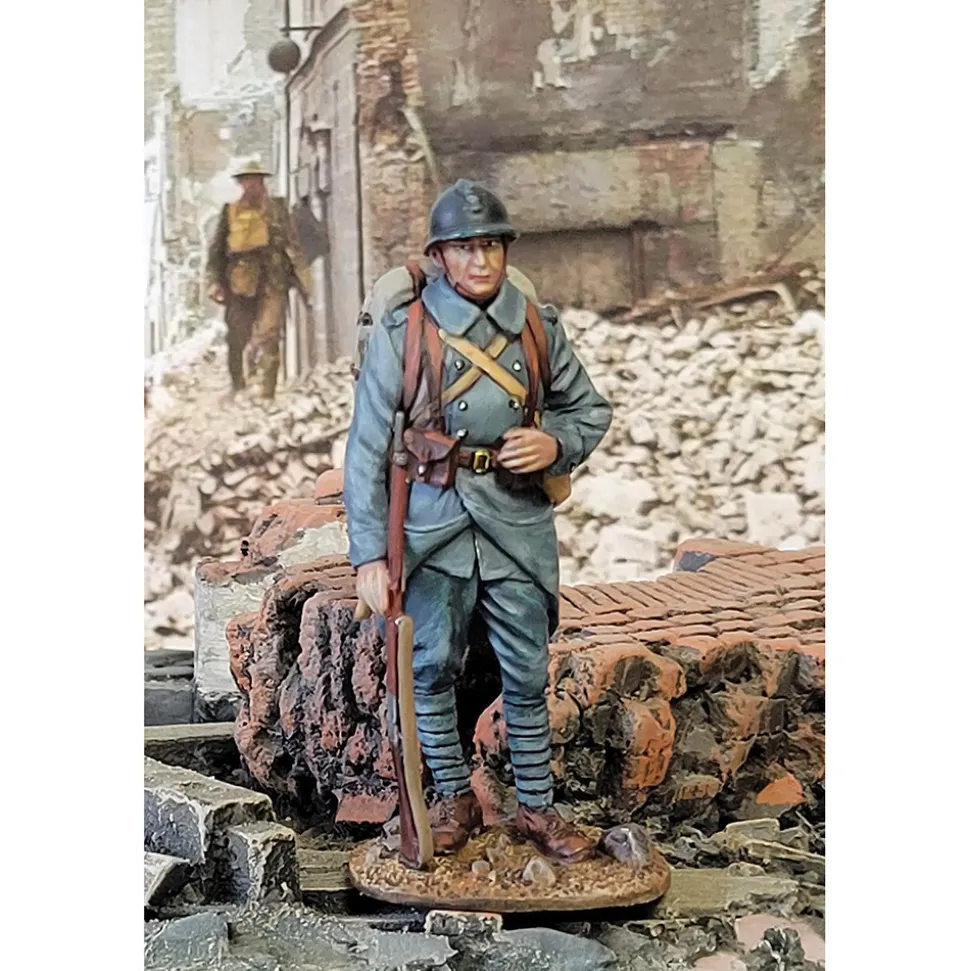 French Infantryman Standing with Rifle, 1916-18 1/30 Figure William Britain (23140) 1:30 scale by William Britain
