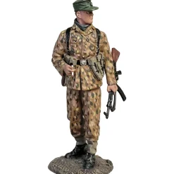 German Waffen SS Grenadier with StG-44 Turning, 1944-45 1/30 William Britain (25159) 1:30 scale Metal by William Britain