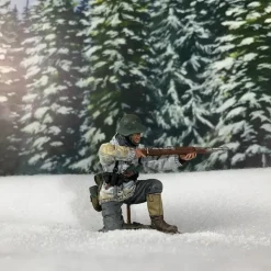 Grenadier Kneeling in White Parka, with 98k, 1943-45 1/30 Fi William Britain (25115) 1:30 Scale Metal by William Britain