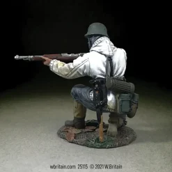 Grenadier Kneeling in White Parka, with 98k, 1943-45 1/30 Fi William Britain (25115) 1:30 Scale Metal by William Britain