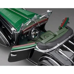 1939 Horch 855 Roadster - Black/Dark Green 1:18 Scale Diecast Model Car by Sunstar