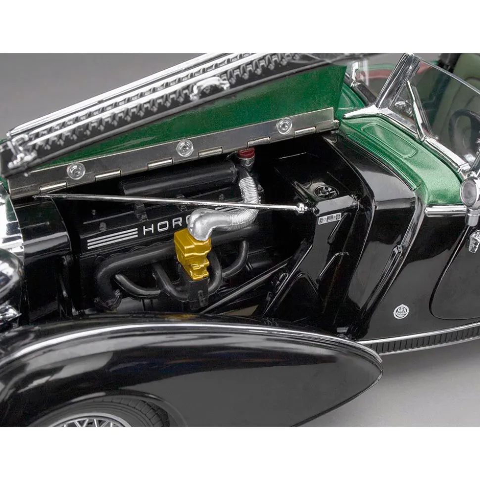 1939 Horch 855 Roadster - Black/Dark Green 1:18 Scale Diecast Model Car by Sunstar
