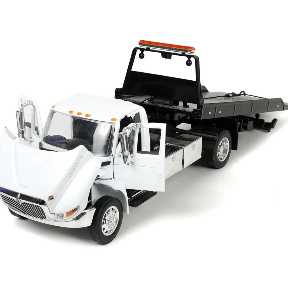 International Flatbed Tow Truck 1:24 Scale Diecast Model Truck by Jada Toys