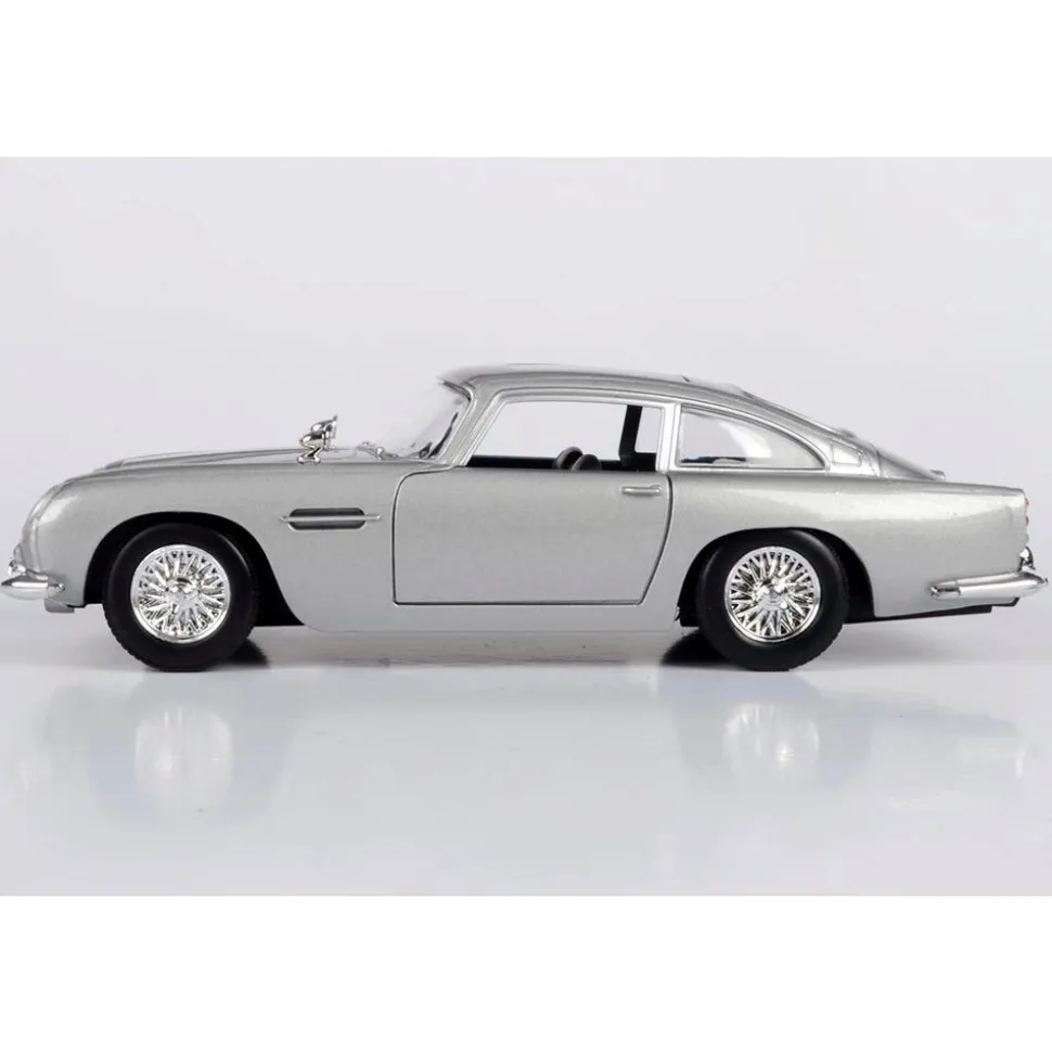 James Bond Aston Martin DB5 - Goldfinger 1:24 Scale Diecast Model Car by Motormax