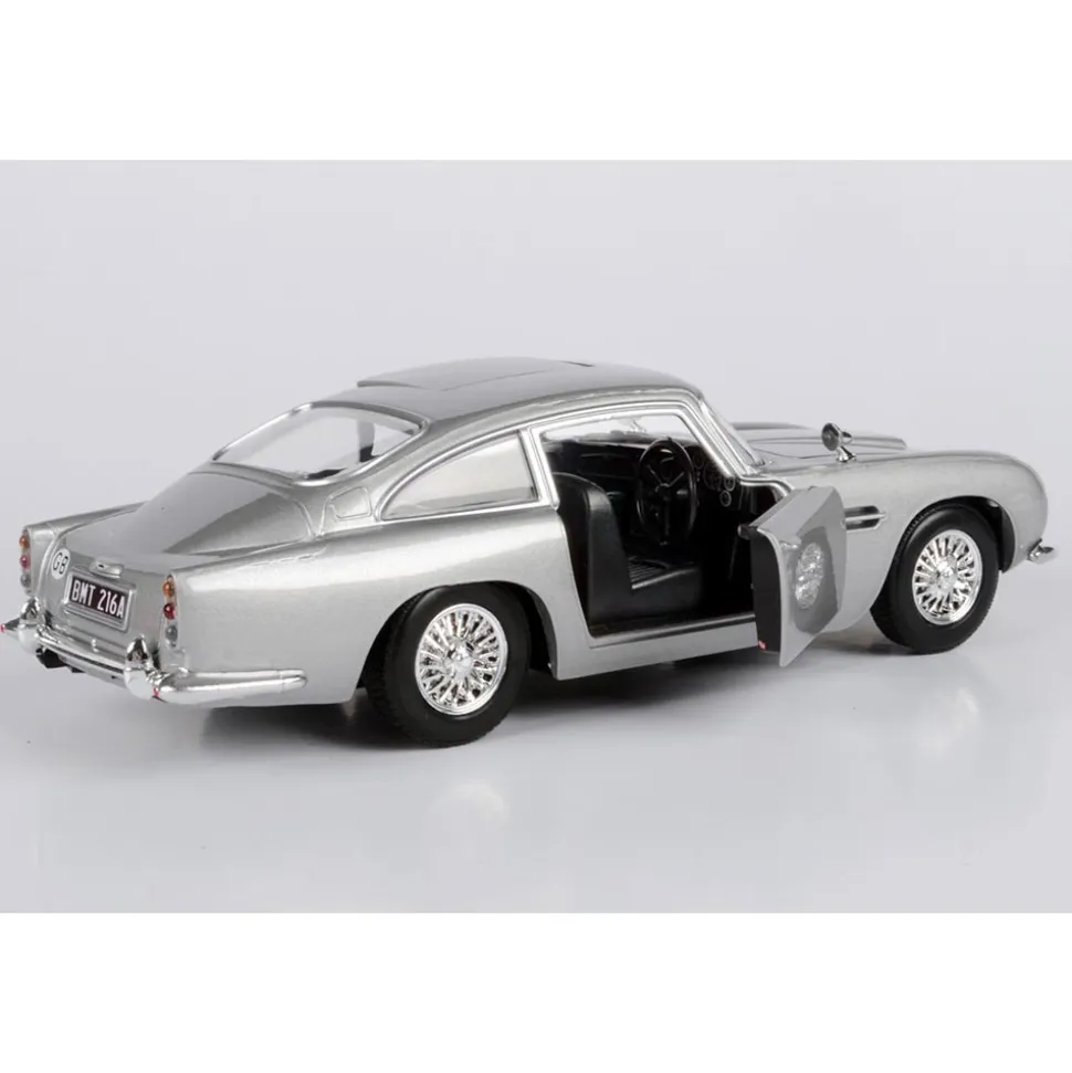 James Bond Aston Martin DB5 - Goldfinger 1:24 Scale Diecast Model Car by Motormax