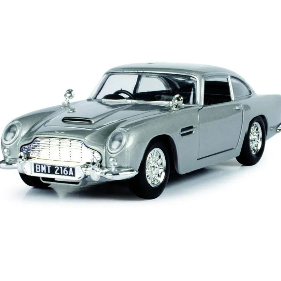 James Bond Aston Martin DB5 - Goldfinger 1:24 Scale Diecast Model Car by Motormax