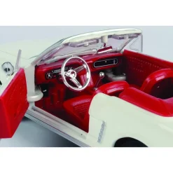 1964 1/2 James Bond Ford Mustang Convertible - Goldfinger 1:24 Scale Diecast Model Car by Motormax