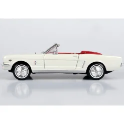 1964 1/2 James Bond Ford Mustang Convertible - Goldfinger 1:24 Scale Diecast Model Car by Motormax