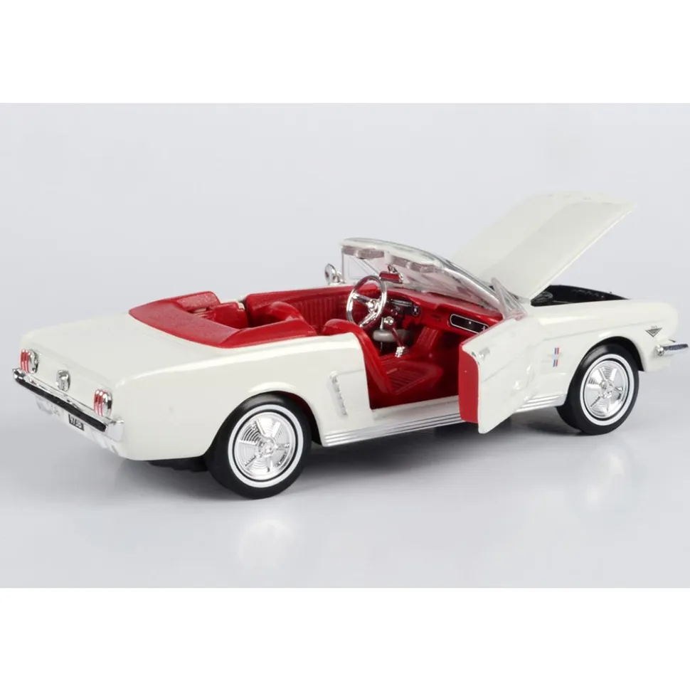 1964 1/2 James Bond Ford Mustang Convertible - Goldfinger 1:24 Scale Diecast Model Car by Motormax