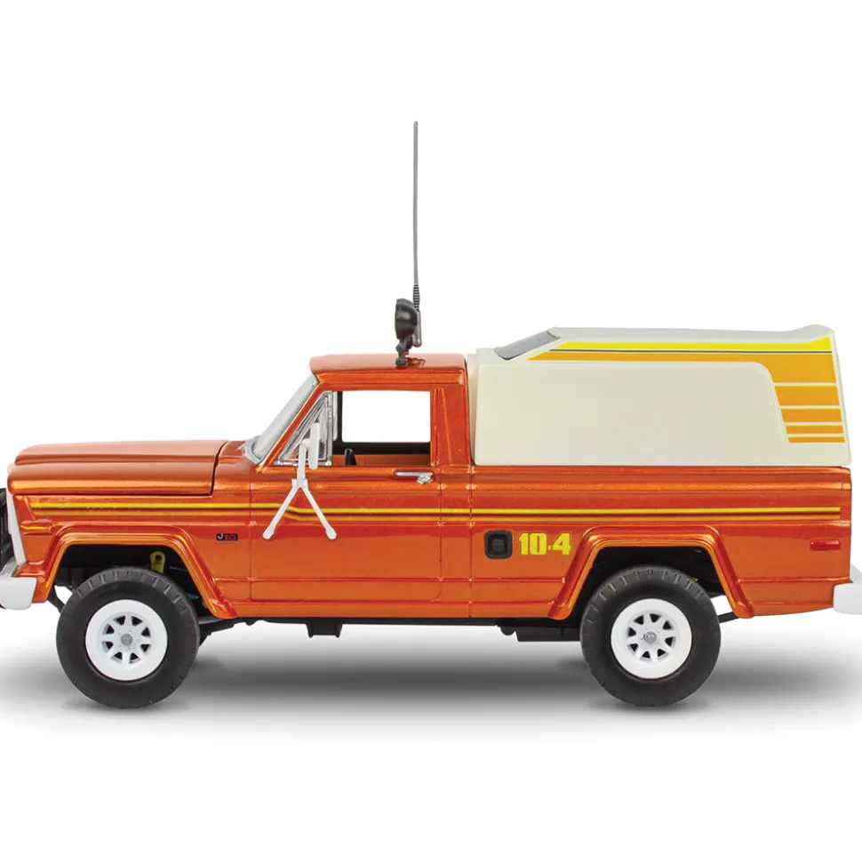 1979 Jeep J-10 Pickup with Camper Top - Plastic Model Kit 1:24 Scale Model Kit by Revell