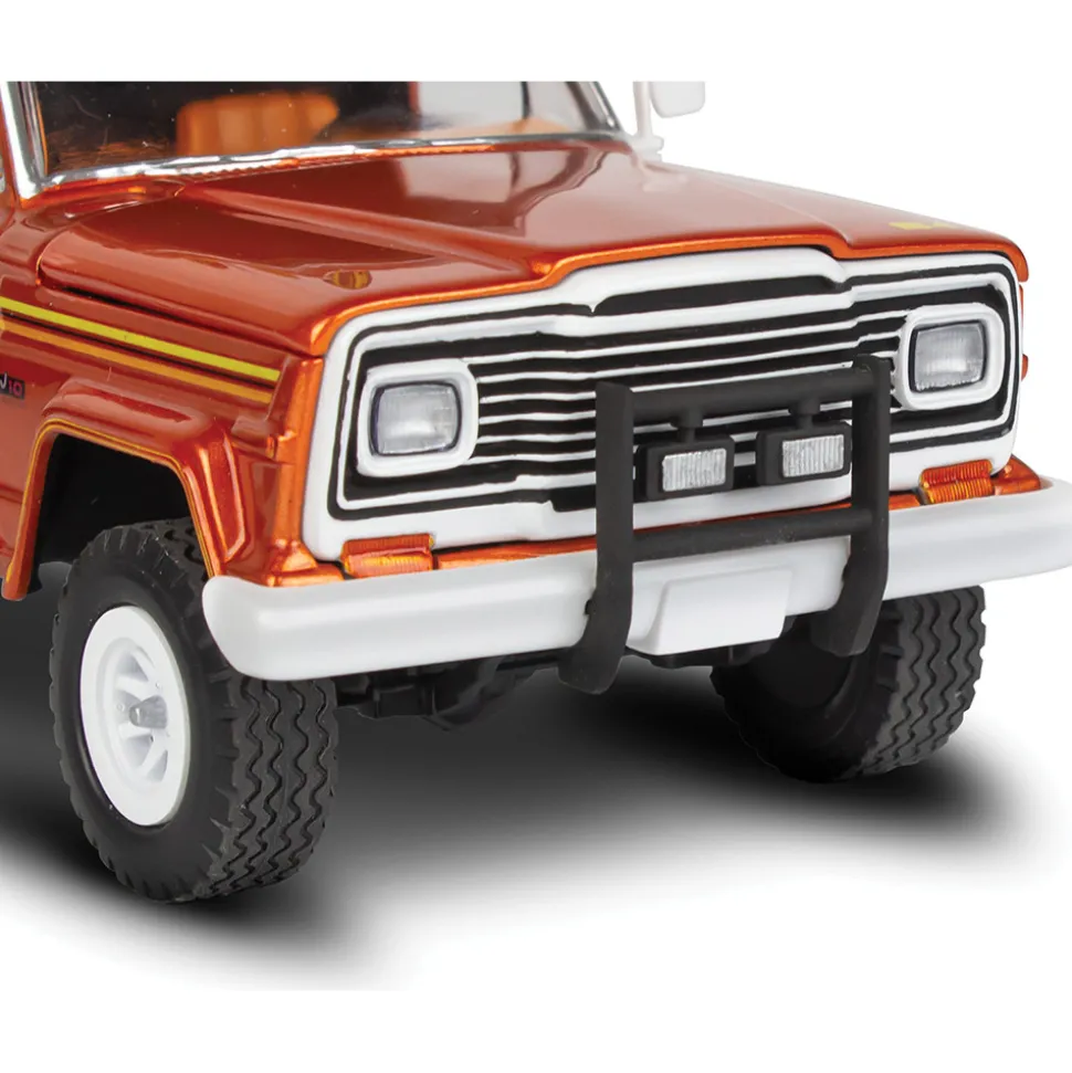 1979 Jeep J-10 Pickup with Camper Top - Plastic Model Kit 1:24 Scale Model Kit by Revell