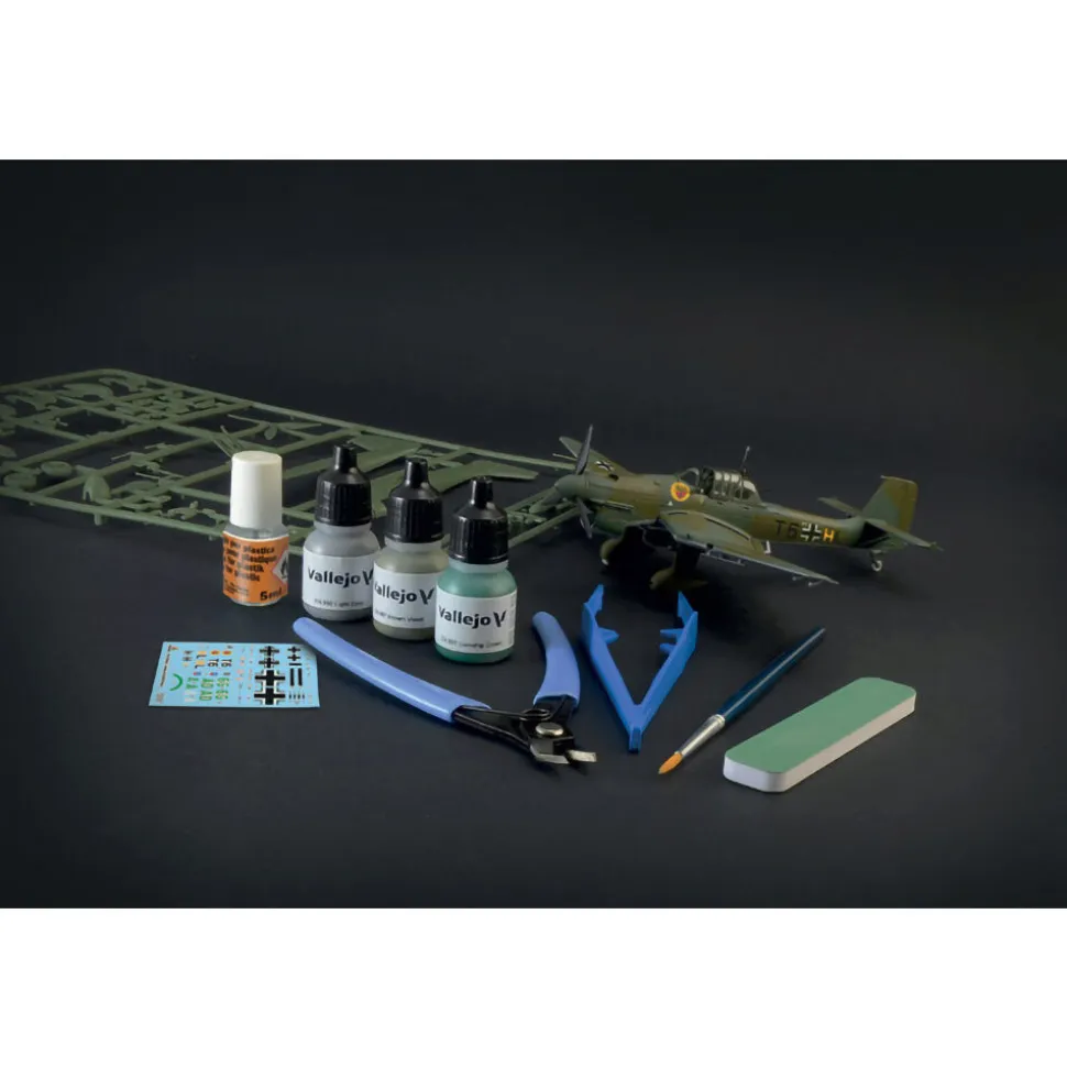 JU 87 B Stuka 1/72 Kit 1:72 Scale Plastic Model Kit by Italeri