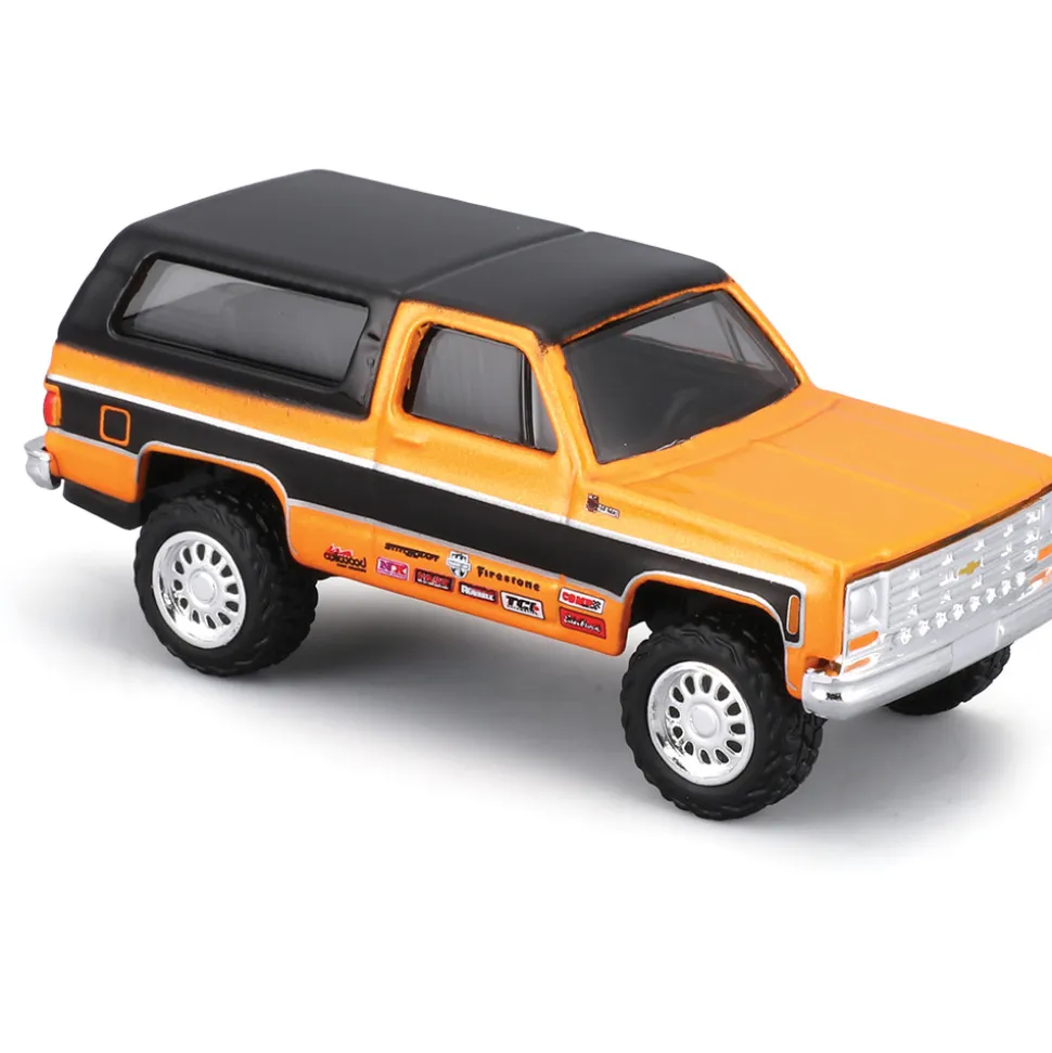 1979 K5 Blazer & 1971 Chevy Vega with Trailer 1:64 Scale by Maisto