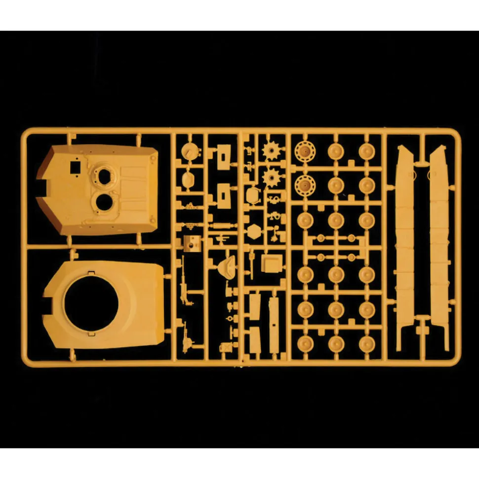 M1 Abrams 1/72 Kit 1:72 Scale Plastic Model Kit by Italeri