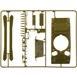 M-24 CHAFFEE 1/35 KIT 1:35 Scale Plastic by Italeri