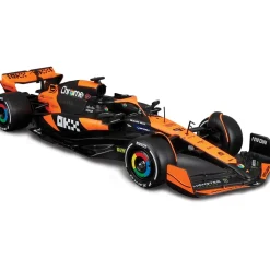 2024 McLaren F1 MCL38 w/ figure - Piastri #81 1:24 Scale Diecast Model Car by Bburago