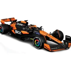 2024 McLaren F1 MCL38 w/helmet - Piastri #81 1:24 Scale Diecast Model Car by Bburago