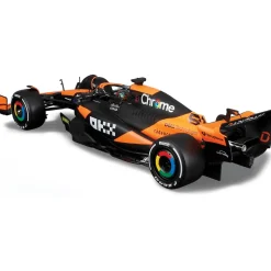 2024 McLaren F1 MCL38 w/helmet - Piastri #81 1:24 Scale Diecast Model Car by Bburago