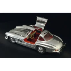 Mercedes-Benz 300 SL Gullwing 1/16 Kit 1:16 Scale Plastic Model Kit by Italeri