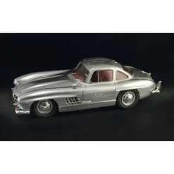 Mercedes-Benz 300 SL Gullwing 1/16 Kit 1:16 Scale Plastic Model Kit by Italeri