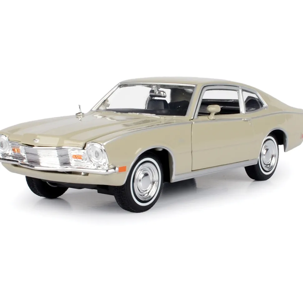1971 Mercury Comet - Beige 1:24 Scale Diecast Model Car by Motormax