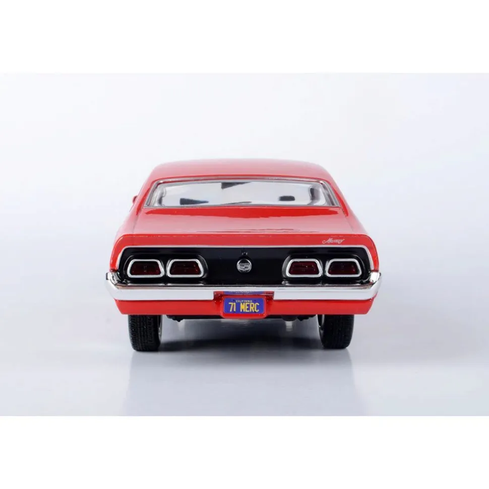 1971 Mercury Comet GT - Red 1:24 Scale Diecast Model Car by Motormax