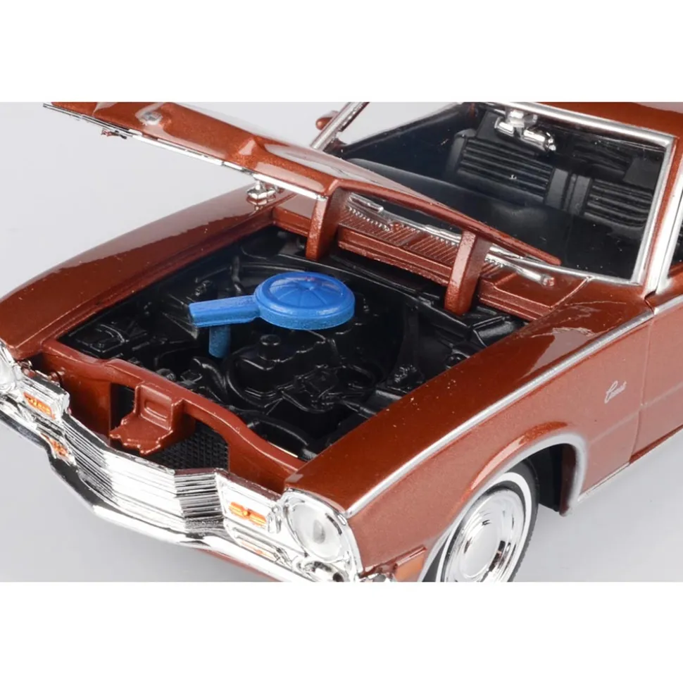 1971 Mercury Comet - Metallic Brown 1:24 Scale Diecast Model Car by Motormax