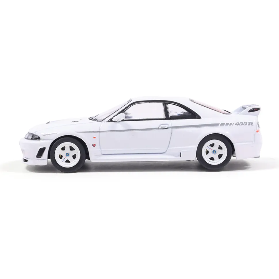 1997 Nissan Skyline GT-R R33 Nismo 400R - White 1:64 Scale Diecast Model Car by IXO Models
